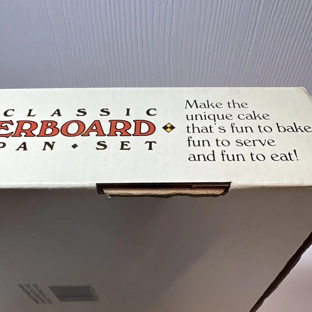 The Classic Checkerboard Cake Pan Set︱Box and Instructions Included